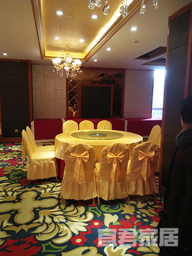 宇成朝陽酒店臺(tái)布椅套實(shí)拍1