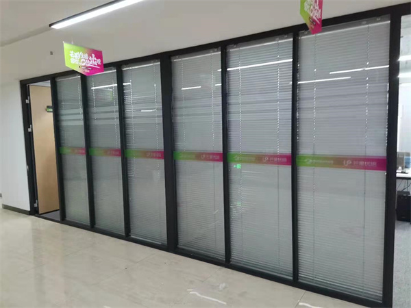 湖南芒果經(jīng)視臺(tái)辦公室百葉簾 湖南芒果經(jīng)視臺(tái)辦公室百葉簾