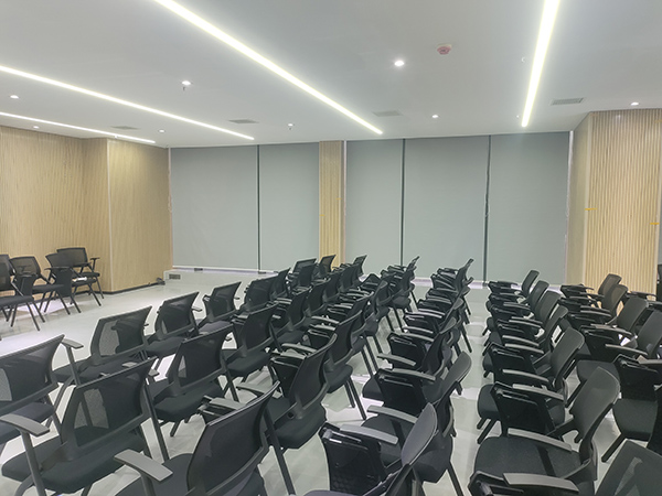 窗簾定制,窗簾加工業(yè)務(wù),紗窗定制,紗窗維護(hù)維修業(yè)務(wù),宜君家居百葉簾,宜君家居電動(dòng)窗簾,宜君家居臺(tái)布、椅套,湖南宜君家居有限公司